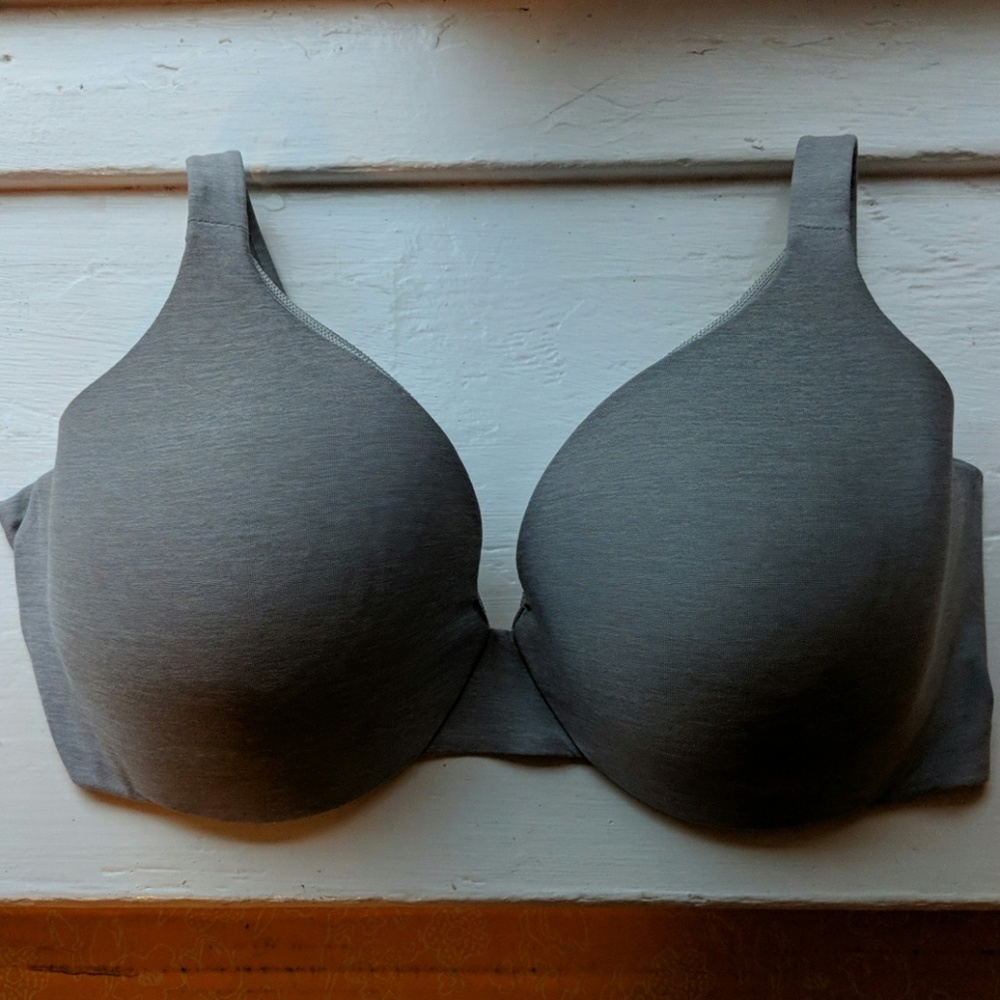 Full coverage Hanes Ultimate comfy bra 34DD